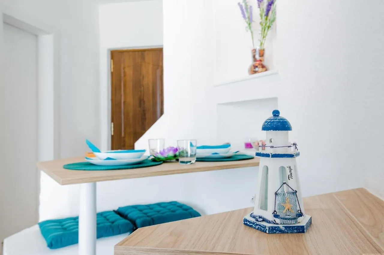 Apartamento Holiday Studio With Pool Costa Adeje  España
